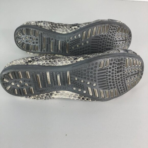 Stuart Weitzman Gray Snake Embossed Leather Scrunch Ballet Flats  7 1/2 M - Picture 7 of 10